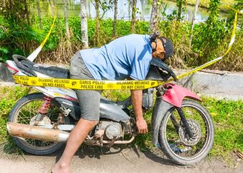 ​Geger! Warga Desa Pone Temukan Mayat Pria Misterius Terbujur Tengkurap di Atas Motor, Polisi Selidiki Penyebab Kematian